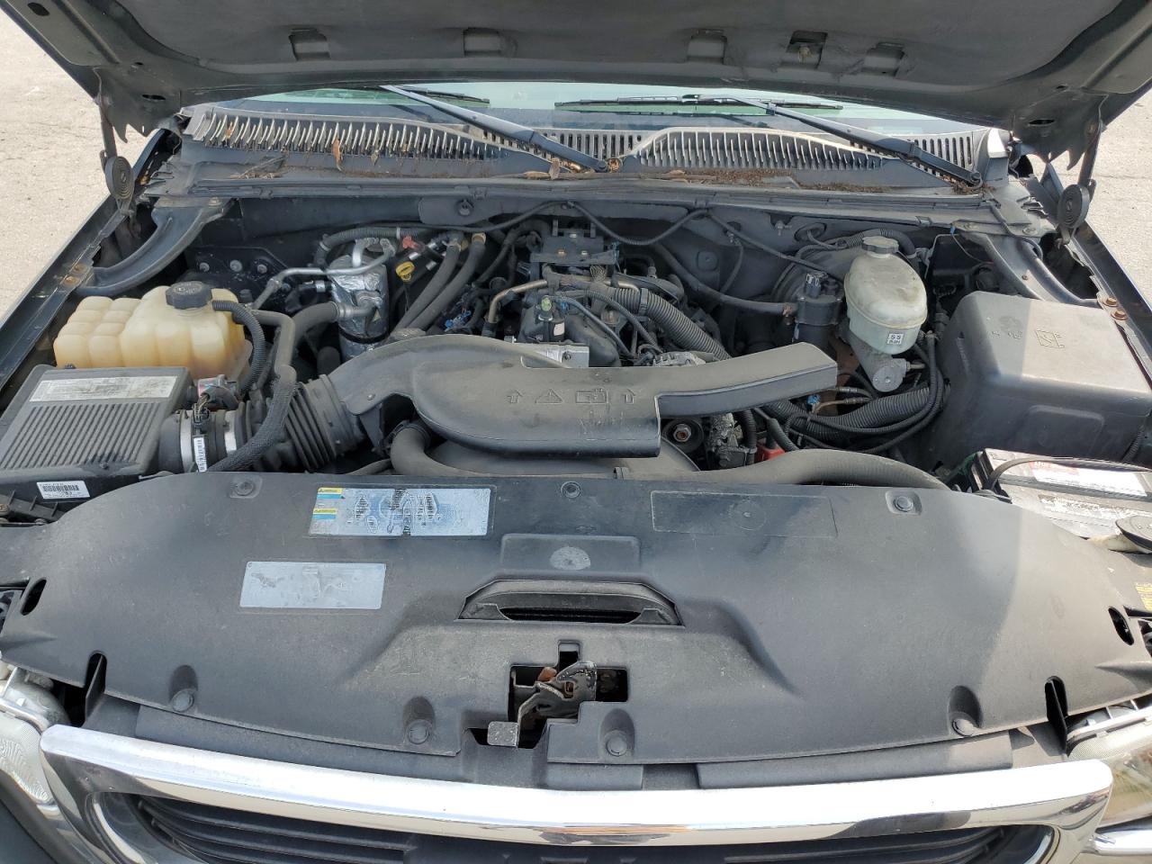 2003 GMC Yukon - Image 12