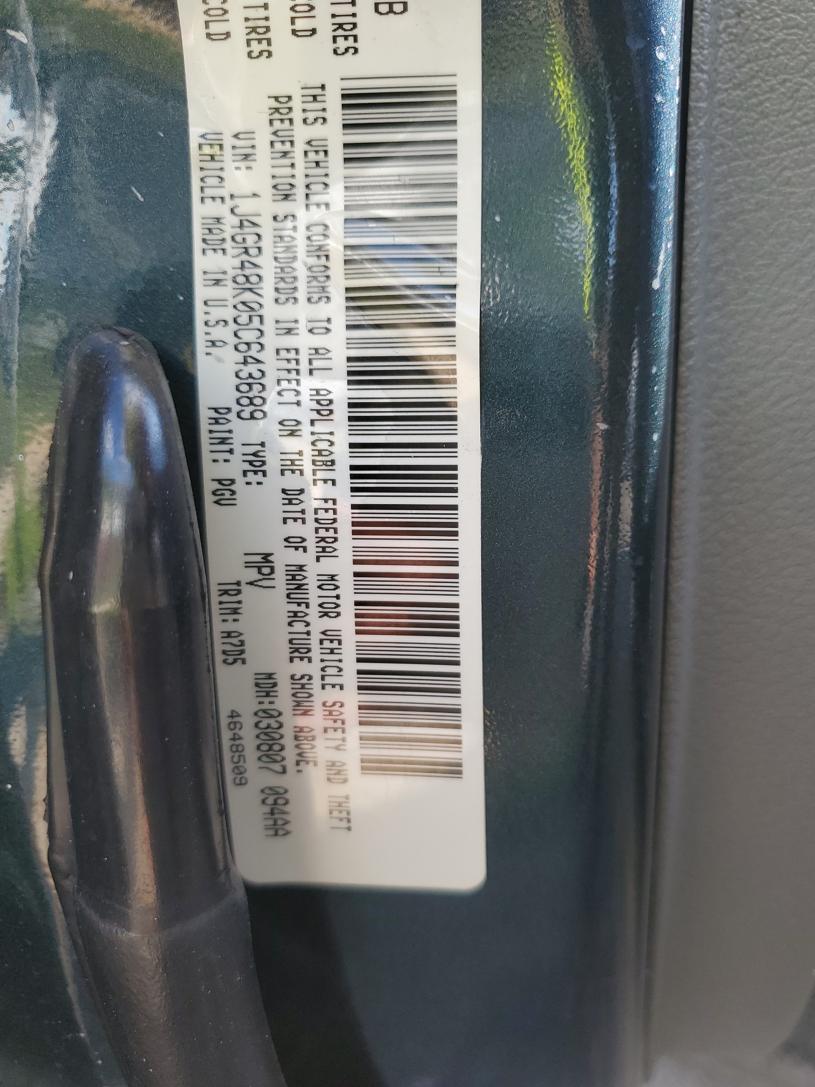 1J4GR48K05C643689 2005 Jeep Grand Cherokee Laredo