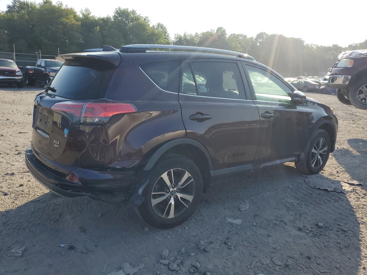 2T3RFREVXHW675134 2017 Toyota Rav4 Xle