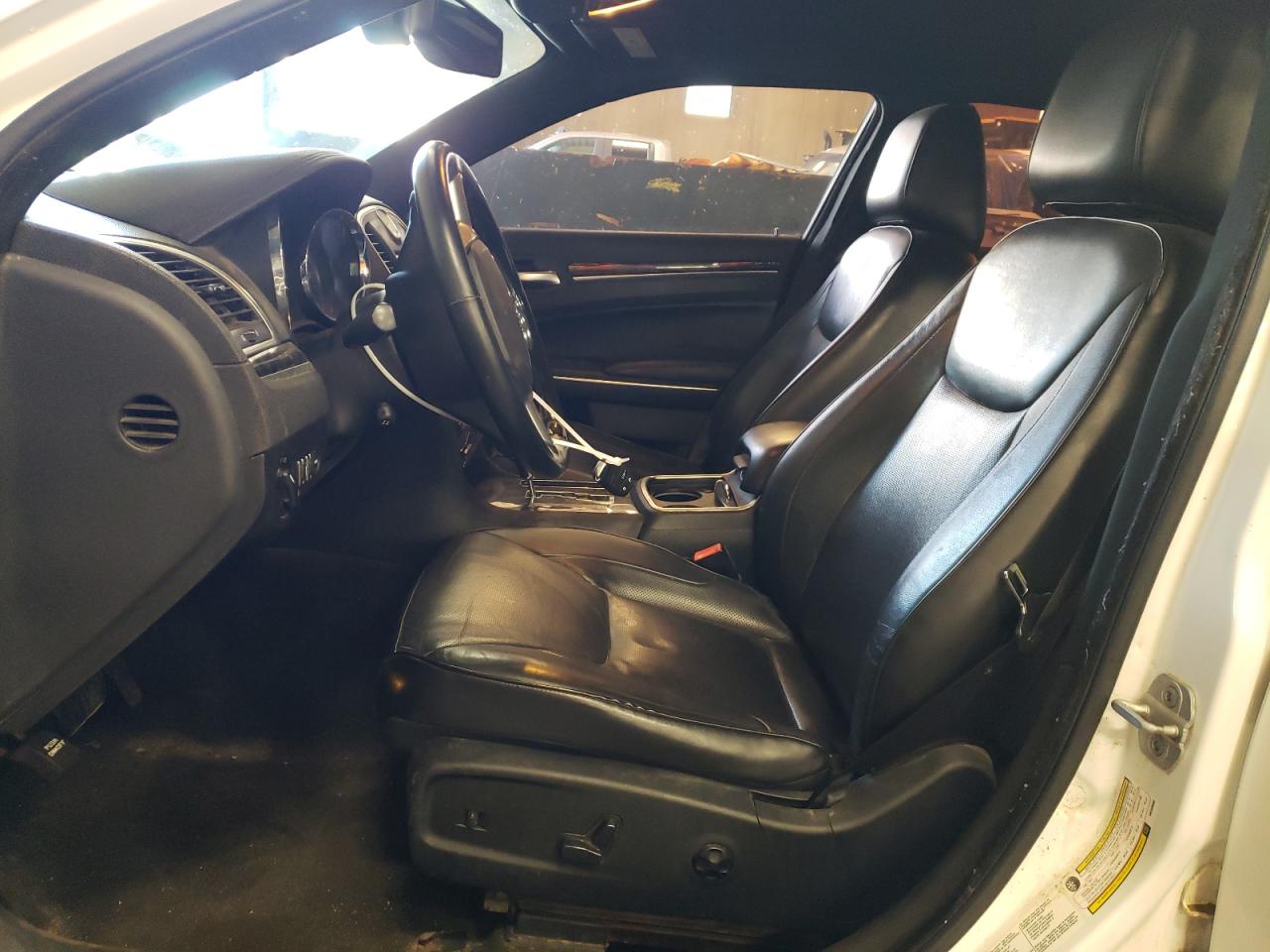 2012 Chrysler 300 - Image 7