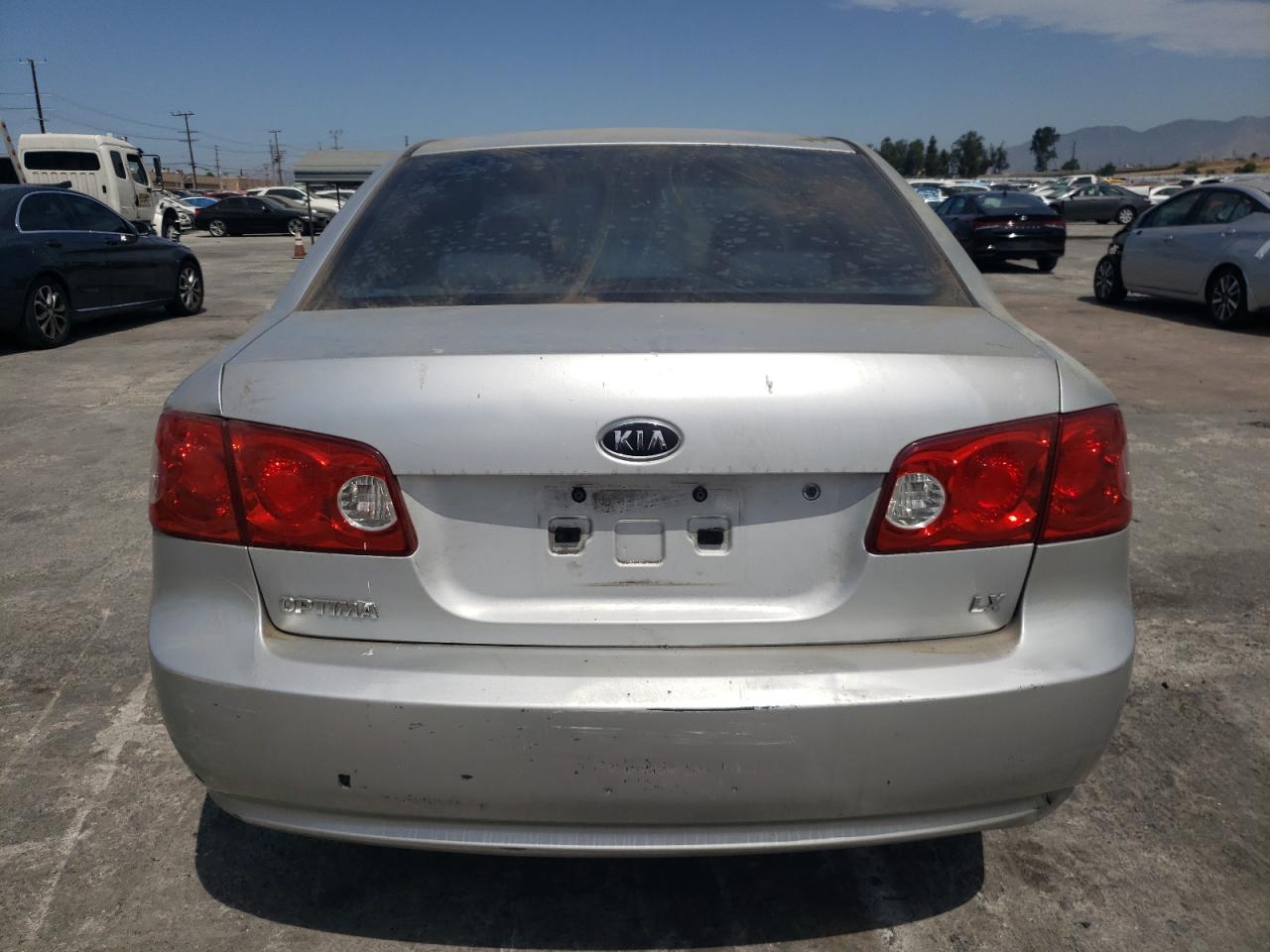 2008 Kia Optima Lx VIN: KNAGE123885202772 Lot: 65862154
