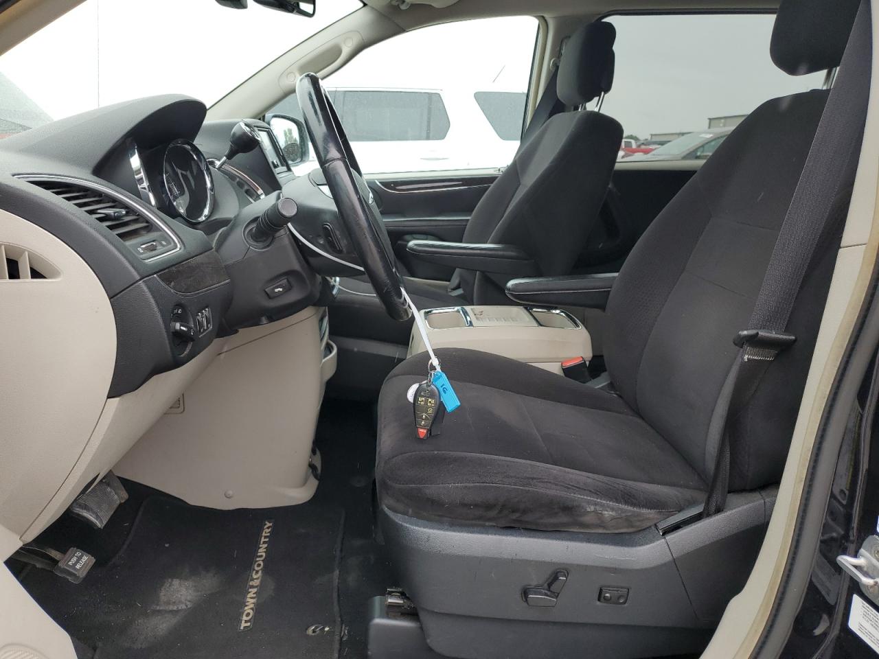 2011 Chrysler Town & Country Touring VIN: 2A4RR5DG4BR703122 Lot: 84386864