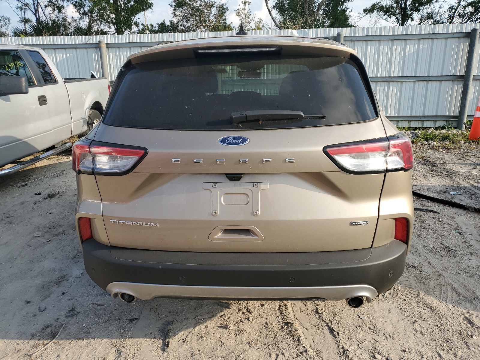 1FMCU0DZ9MUB05561 2021 Ford Escape Titanium