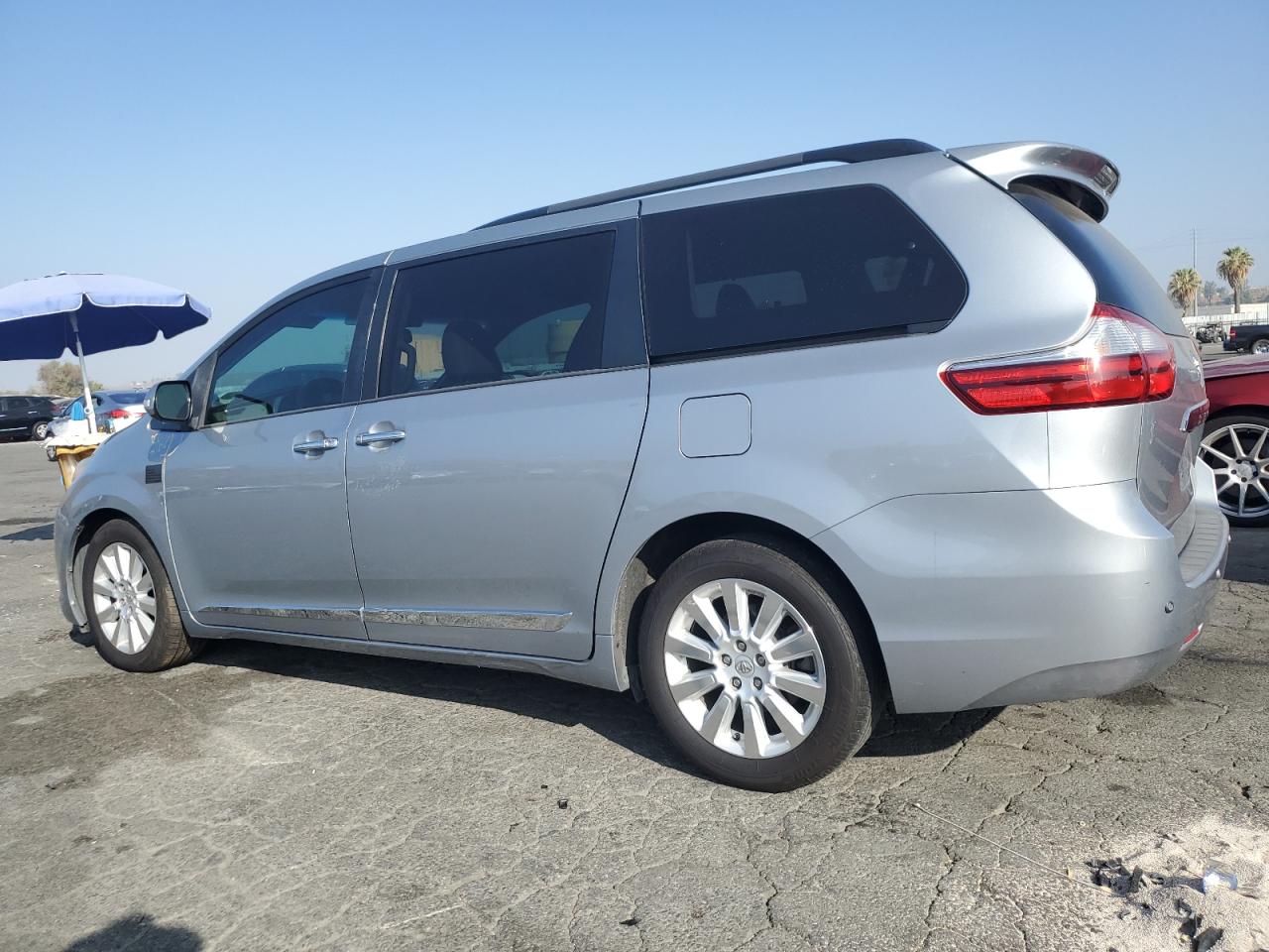 5TDYK3DC8GS741488 2016 TOYOTA SIENNA - Image 2