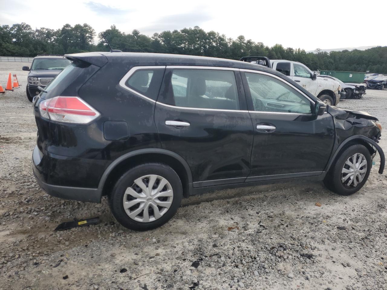 KNMAT2MT6FP529383 2015 Nissan Rogue S