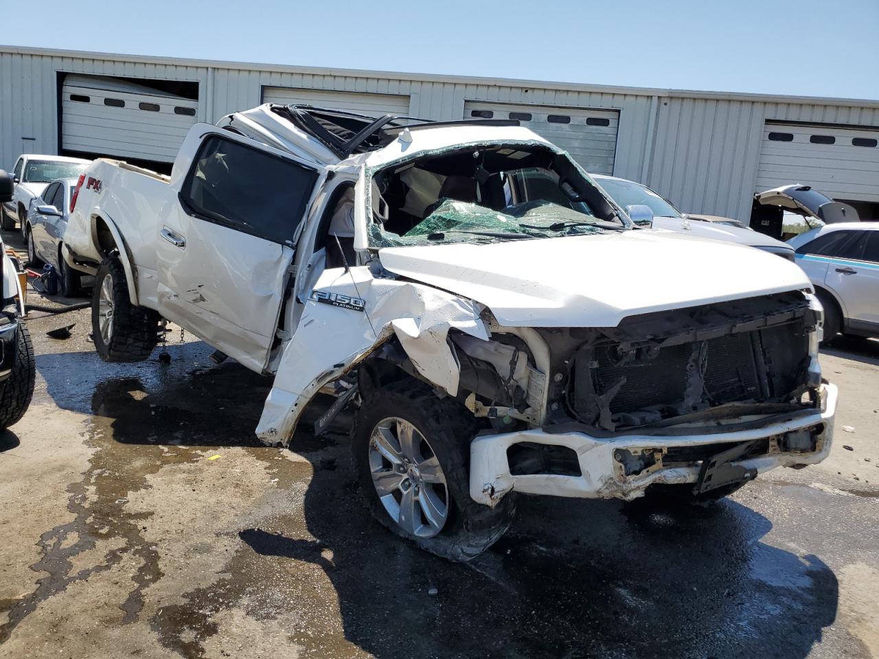 VIN 1FTEW1E55KFB76136 2019 FORD F-150 no.4