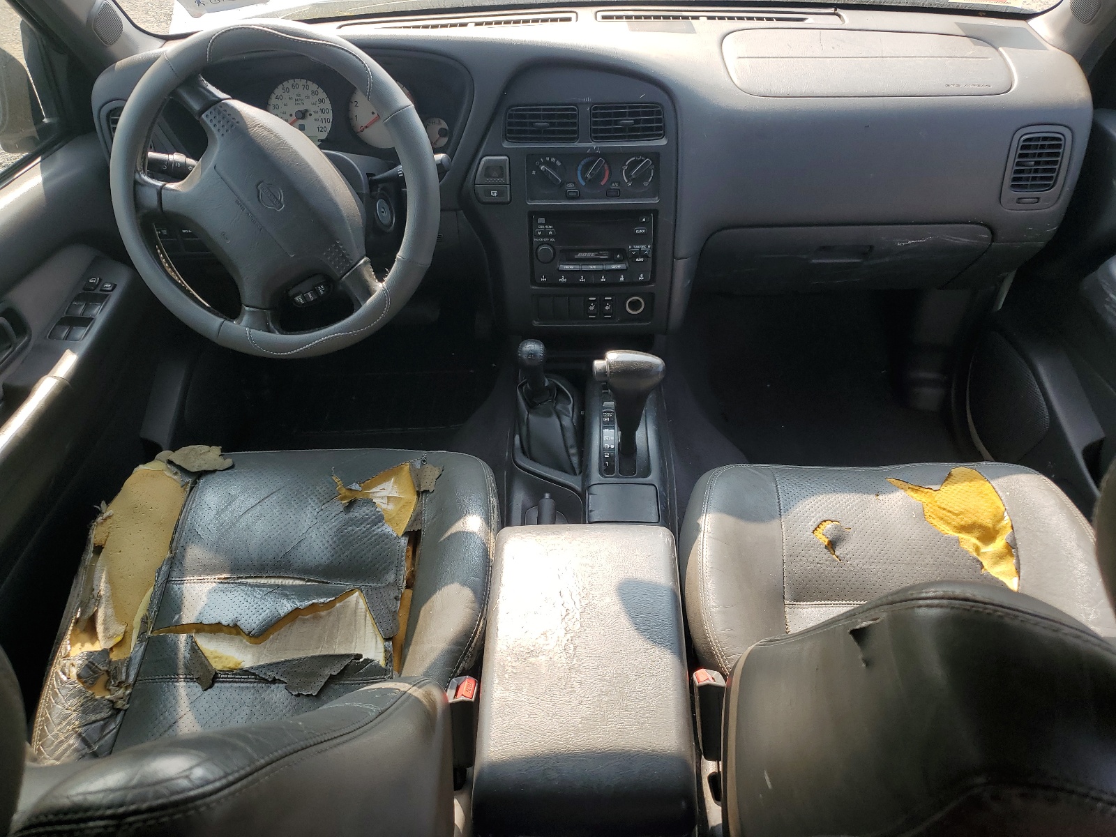 JN8AR07Y7YW404562 2000 Nissan Pathfinder Le