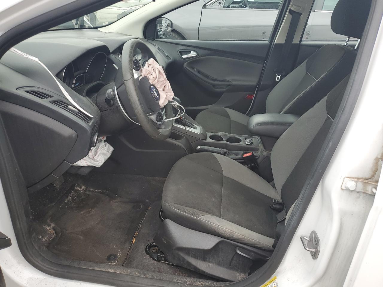 1FADP3F2XEL269173 2014 Ford Focus Se