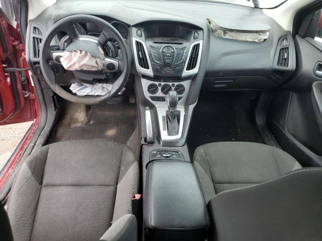 Sedans FORD FOCUS 2013 Czerwony