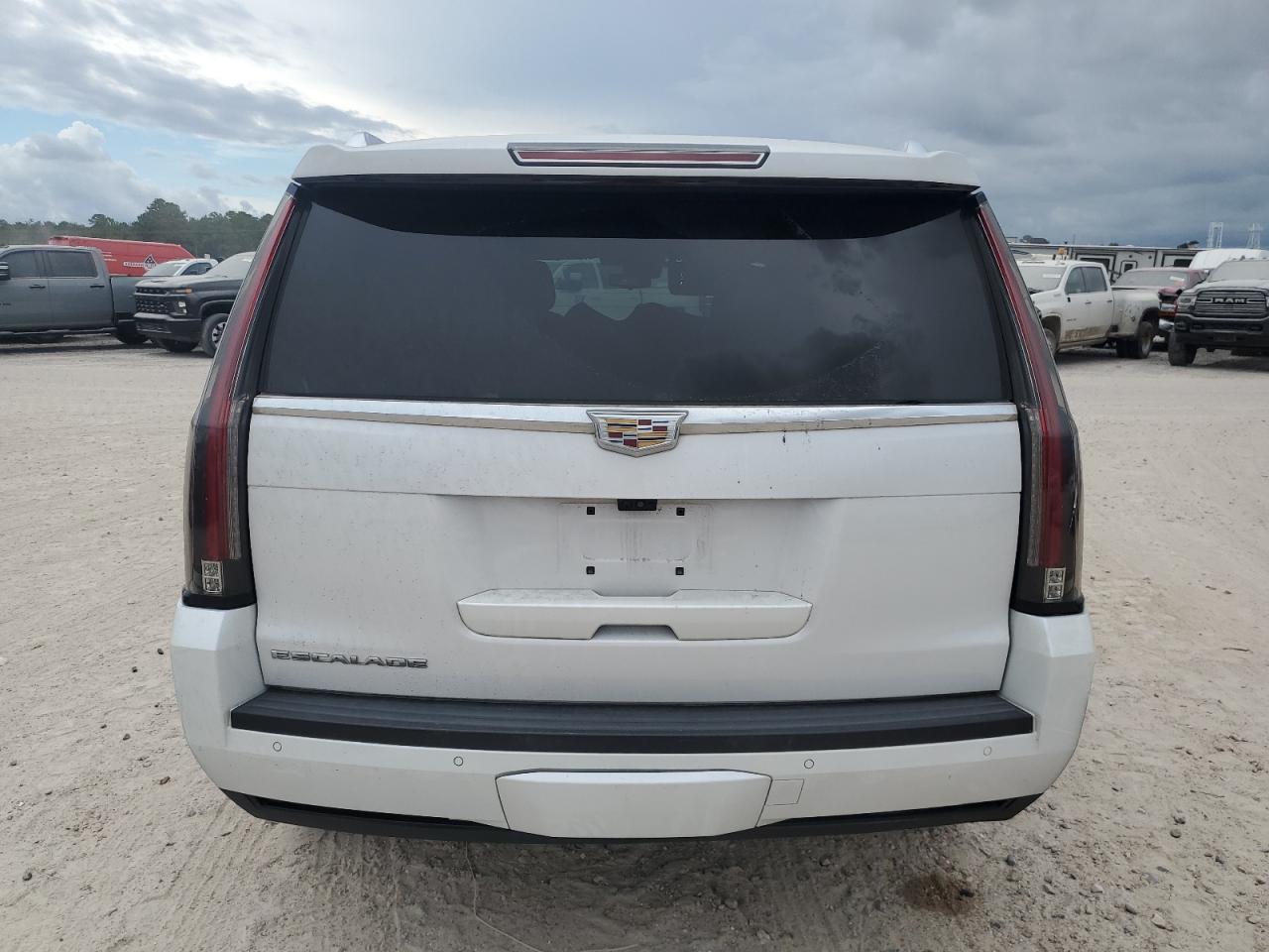 1GYS4BKJXHR192513 2017 Cadillac Escalade Luxury