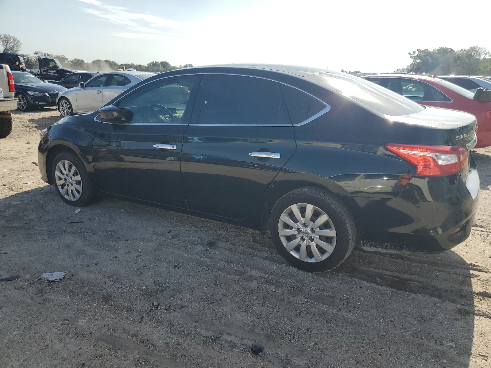 2018 Nissan Sentra S vin: 3N1AB7AP7JY289181