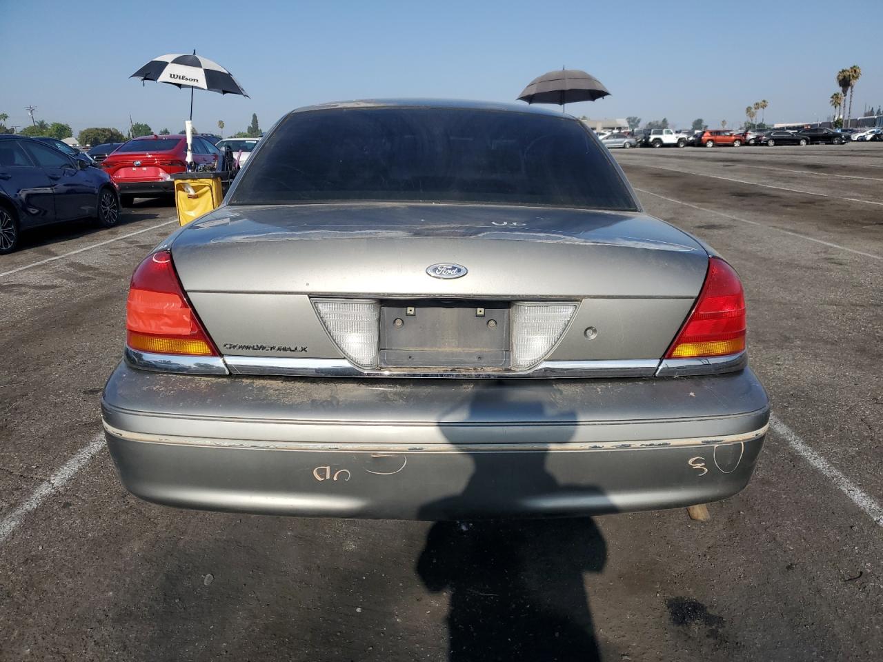 2FAFP74W61X102540 2001 Ford Crown Victoria Lx