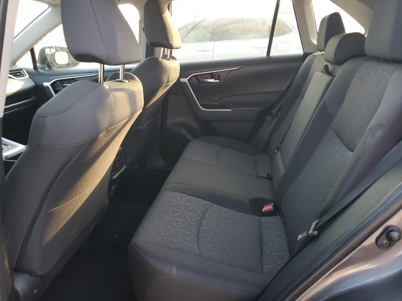 2022 Toyota Rav4 Xle VIN: 2T3P1RFV3NC305886 Lot: 68893514