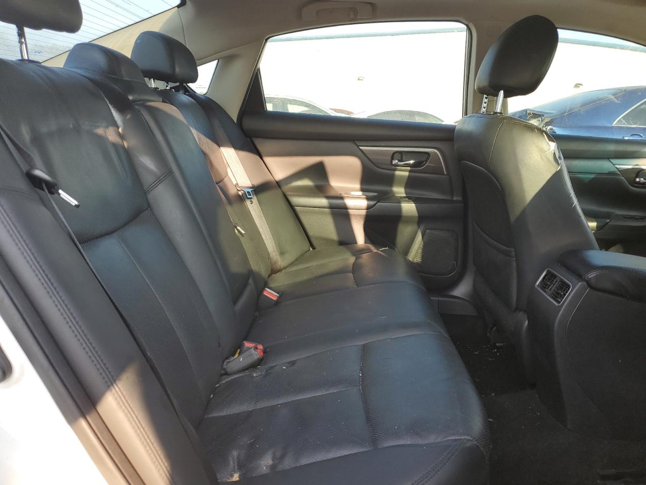 2015 Nissan Altima - Image 10