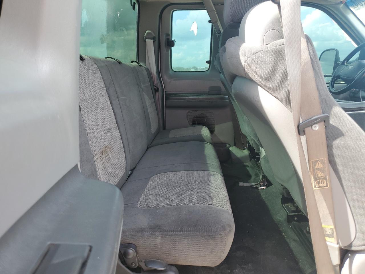 2002 Ford F350 Super Duty VIN: 1FDWX36F12EA30967 Lot: 69089204