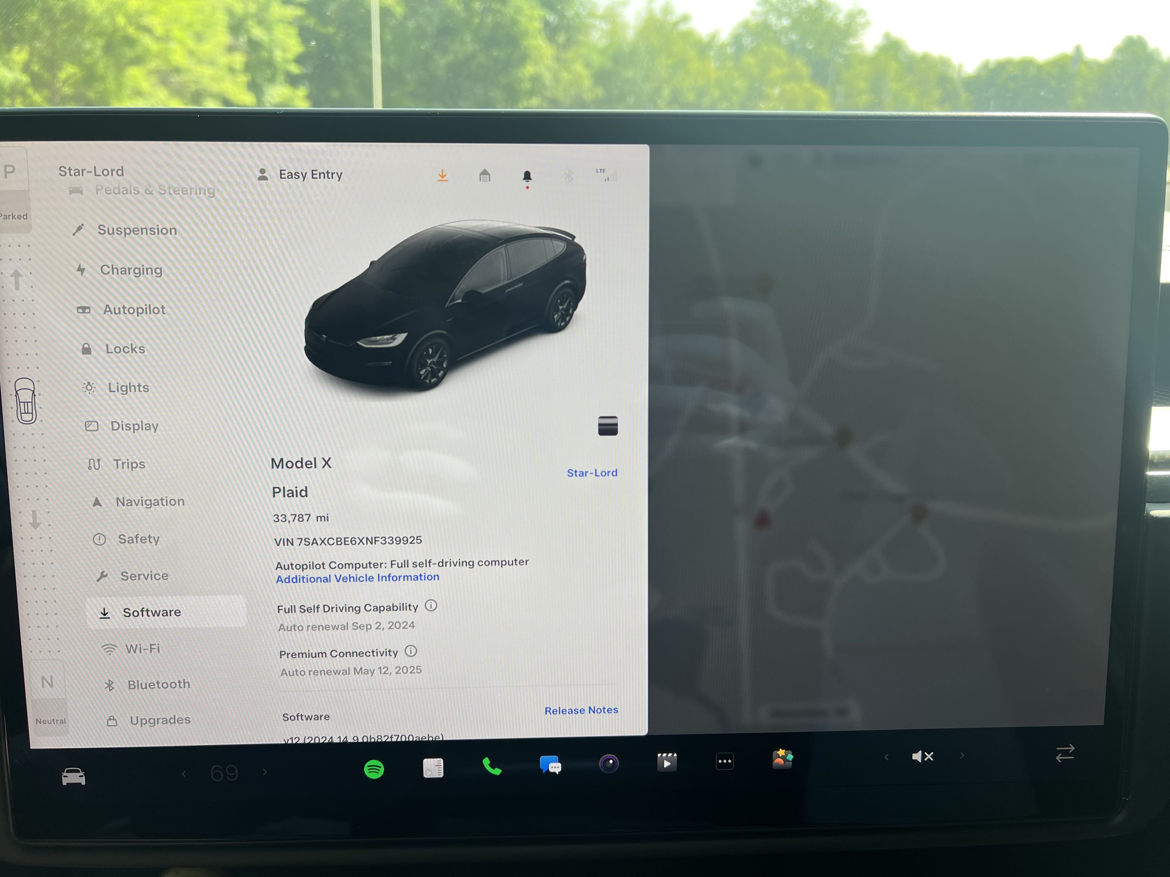 2022 Tesla Model X vin: 7SAXCBE6XNF339925