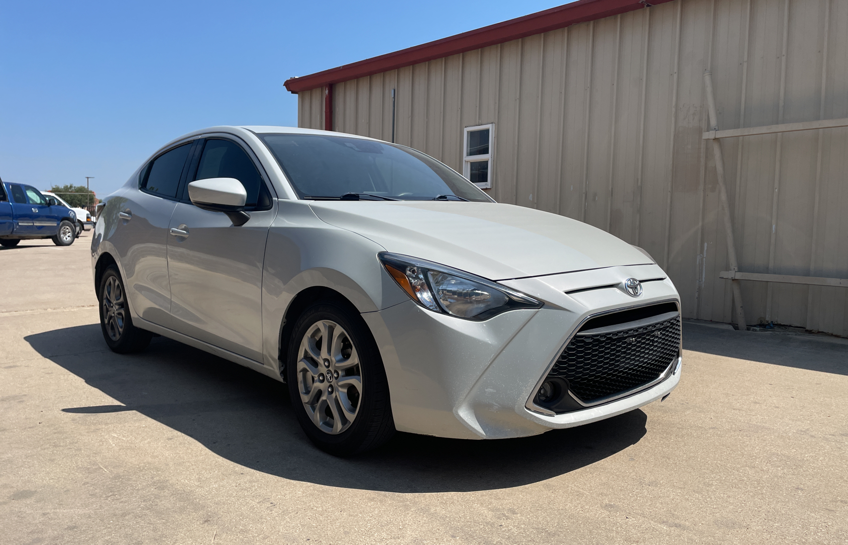 2019 Toyota Yaris L vin: 3MYDLBYV8KY519814