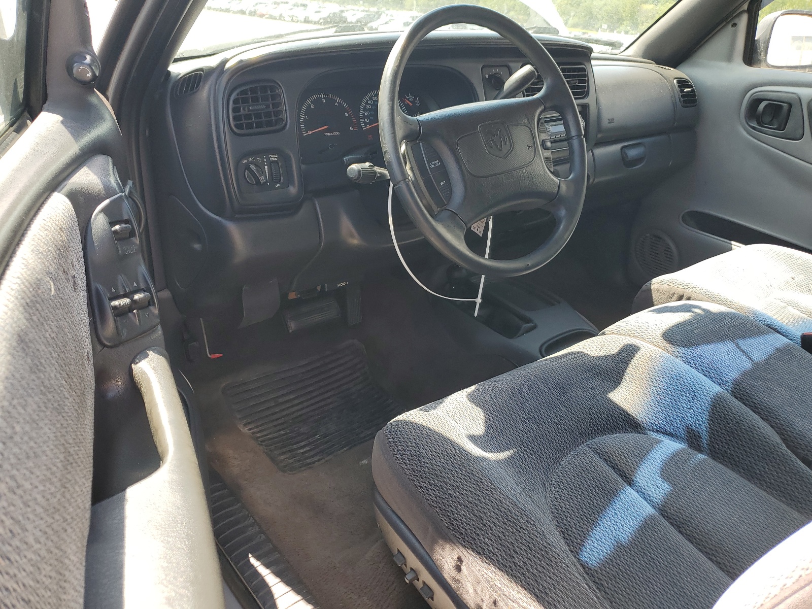 1B7GG22Y5XS261339 1999 Dodge Dakota