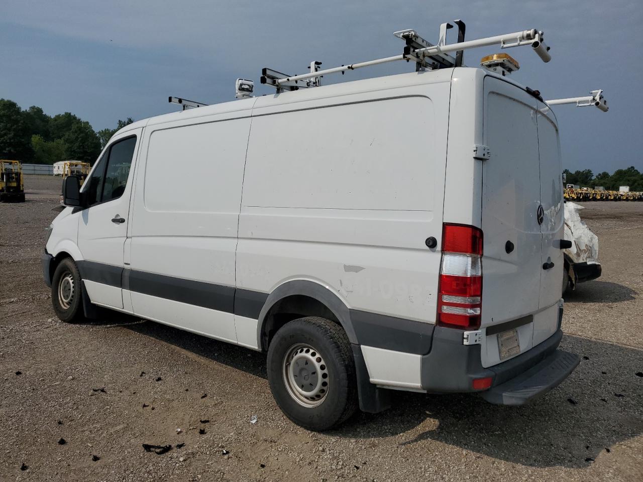 VIN WD3PE7DC6FP150914 2015 MERCEDES-BENZ SPRINTER no.2