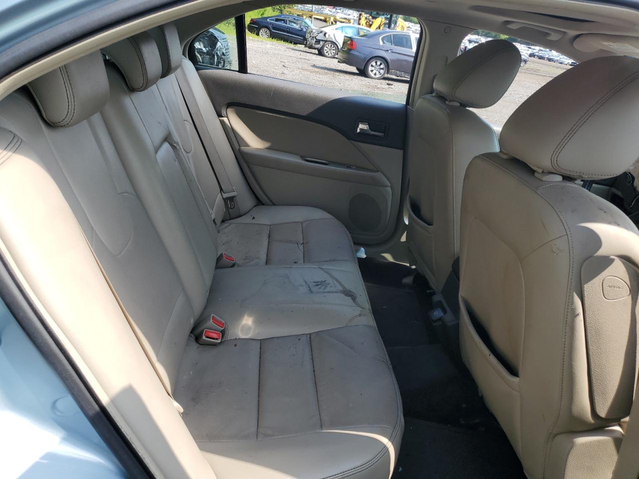 2010 Ford Fusion - Image 11