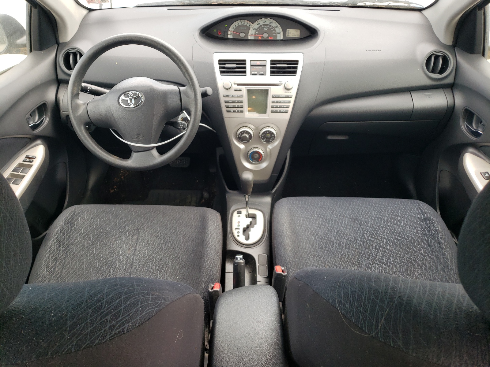 JTDBT903284020723 2008 Toyota Yaris