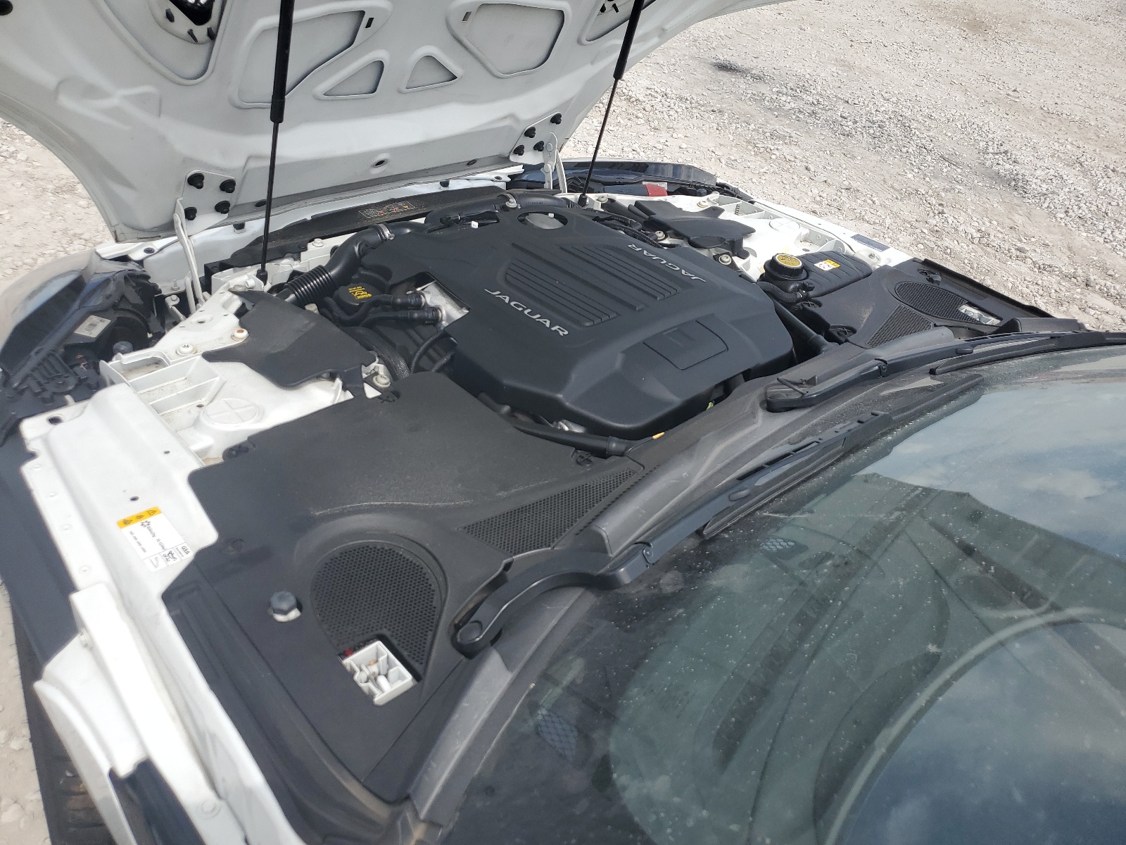 SAJWJ6HL7GMK31846 2016 Jaguar F-Type R