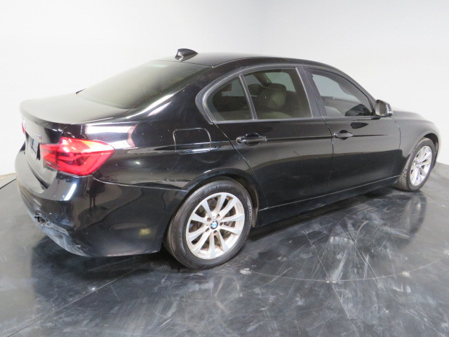 2017 BMW 320 I vin: WBA8E1G30HNU17480