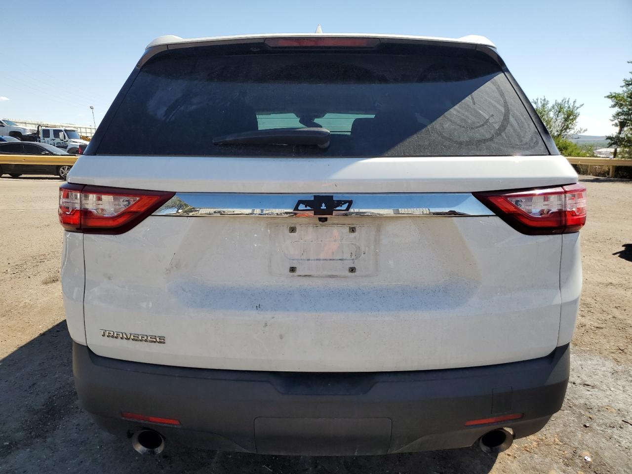 1GNERFKW1KJ306807 2019 Chevrolet Traverse Ls