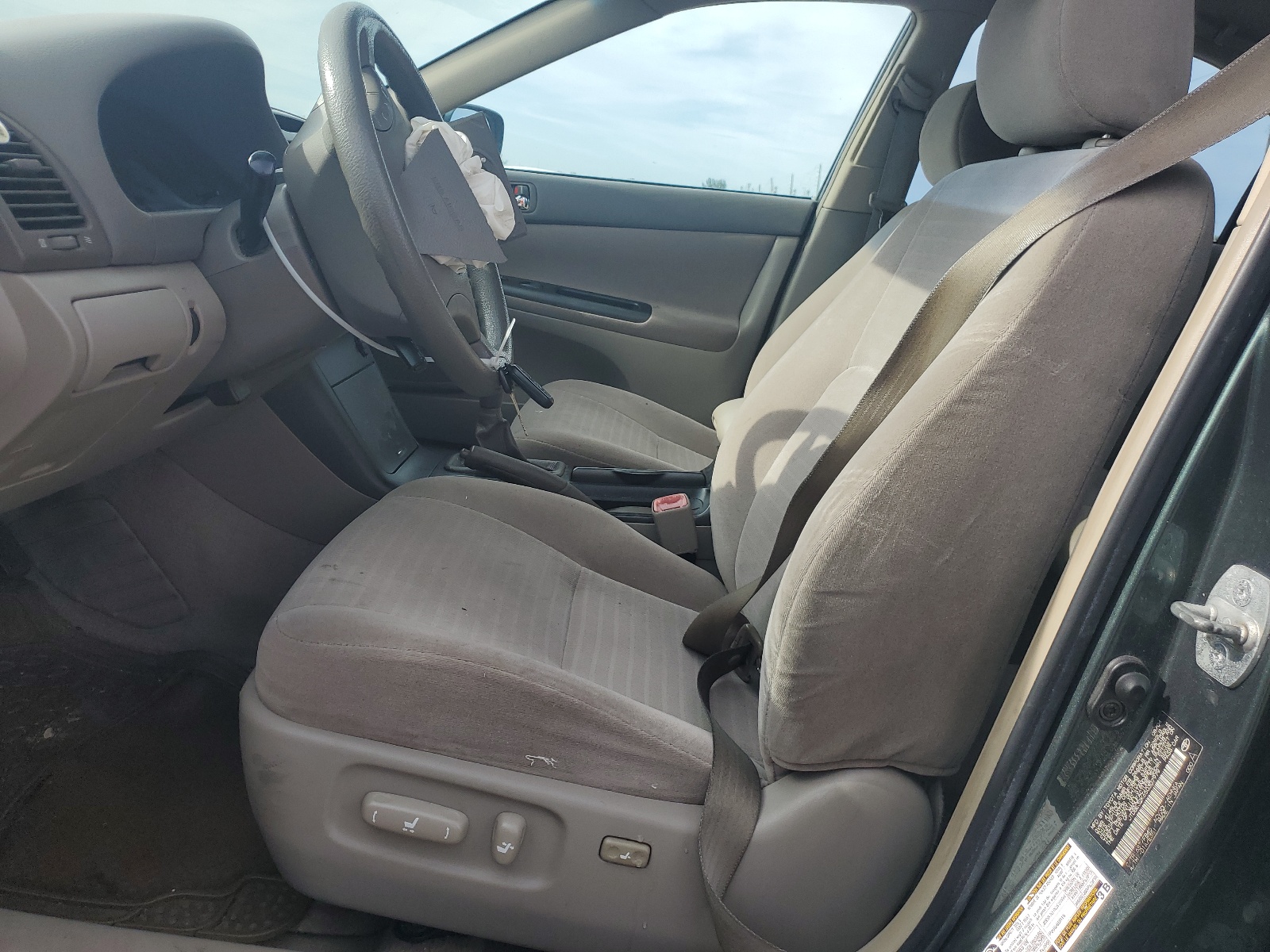 JTDBE32K650307979 2005 Toyota Camry Le