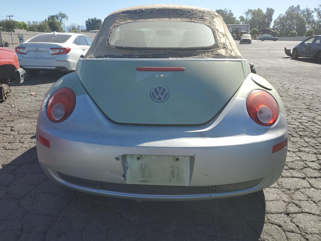 2007 Volkswagen New Beetle Convertible Option Package 1 VIN: 3VWRG31Y17M402770 Lot: 68121864