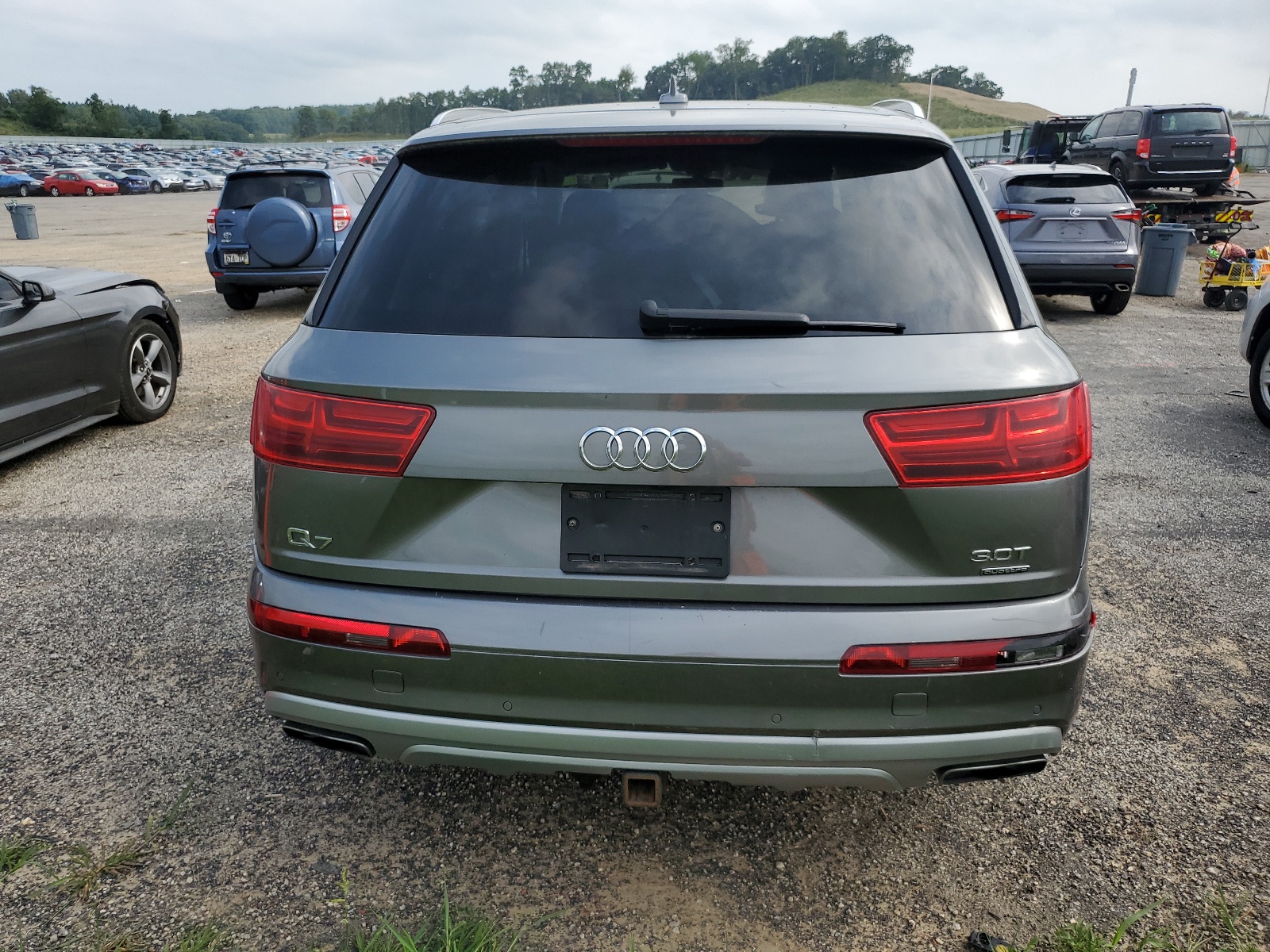 WA1VAAF73JD015335 2018 Audi Q7 Prestige