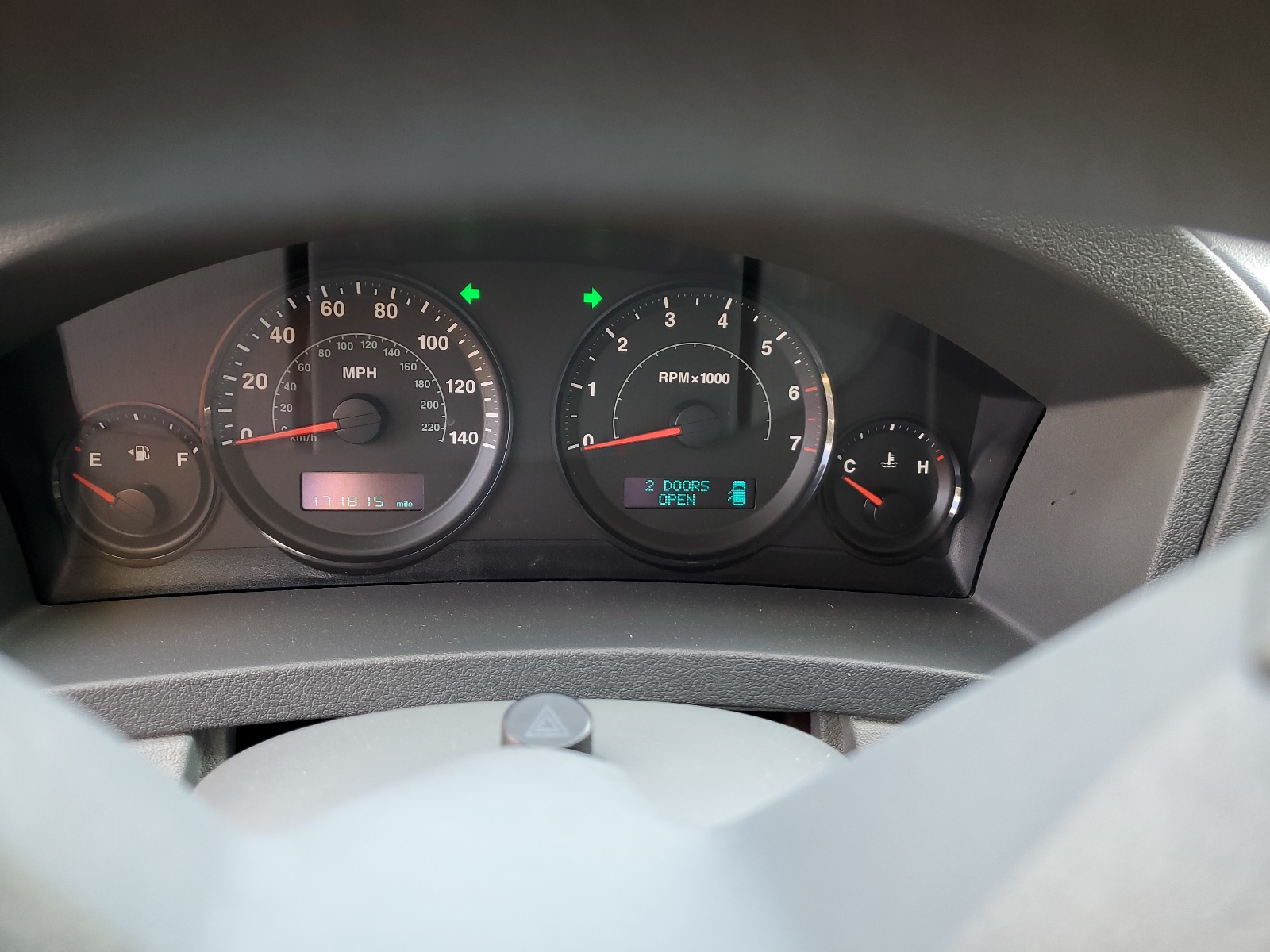 1J4GR48K05C643689 2005 Jeep Grand Cherokee Laredo