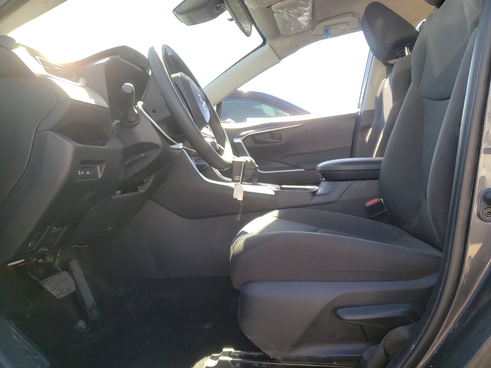 2T3MWRFV6RW196915 2024 Toyota Rav4 Le