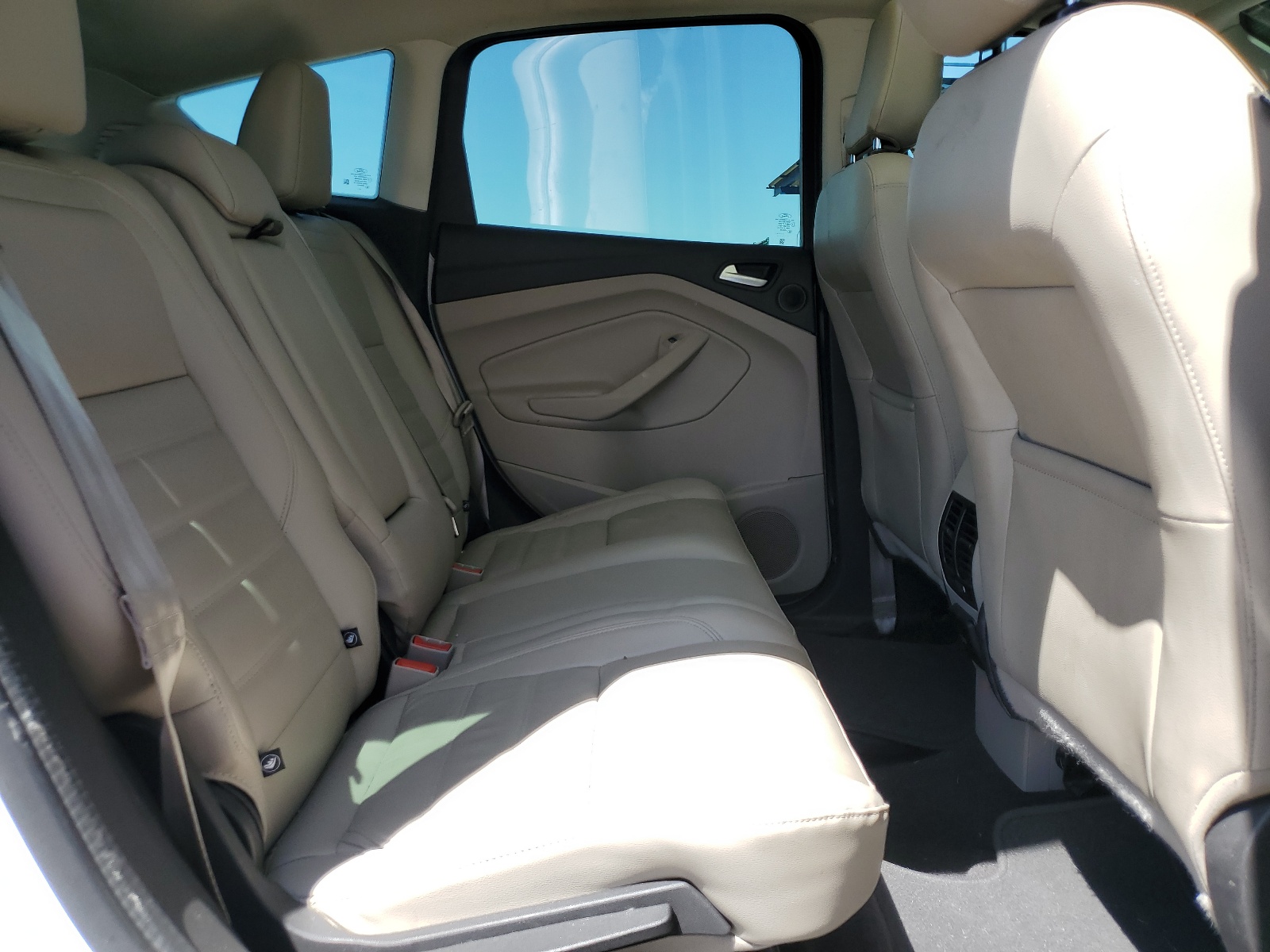 1FADP5DU1JL100993 2018 Ford C-Max Titanium