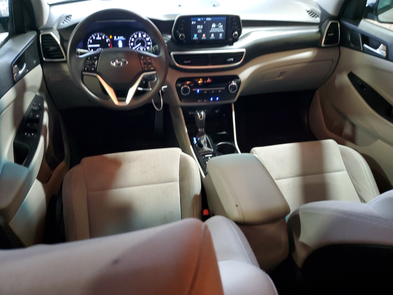 KM8J2CA4XKU940699 2019 Hyundai Tucson Se