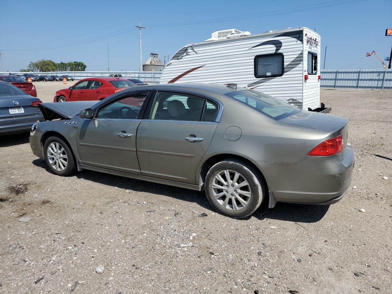 2011 Buick Lucerne - Image 2