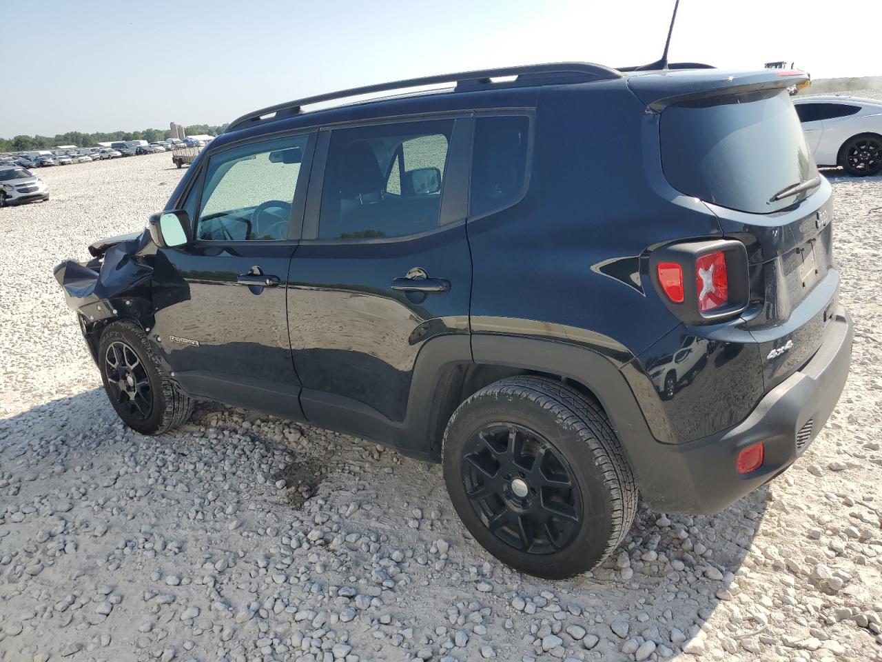 ZACNJBBB9KPK06649 2019 JEEP RENEGADE - Image 2