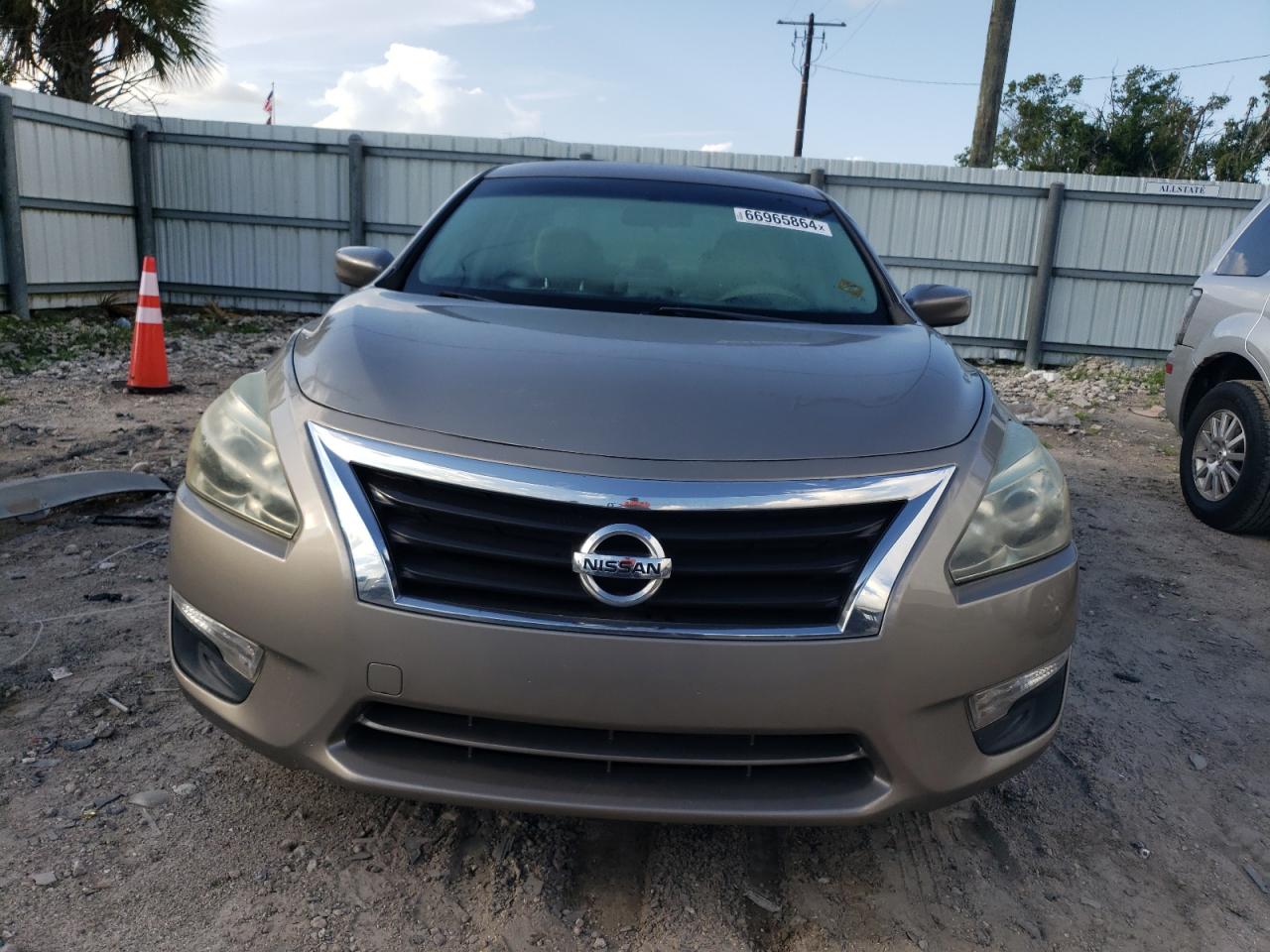 2015 Nissan Altima - Image 5