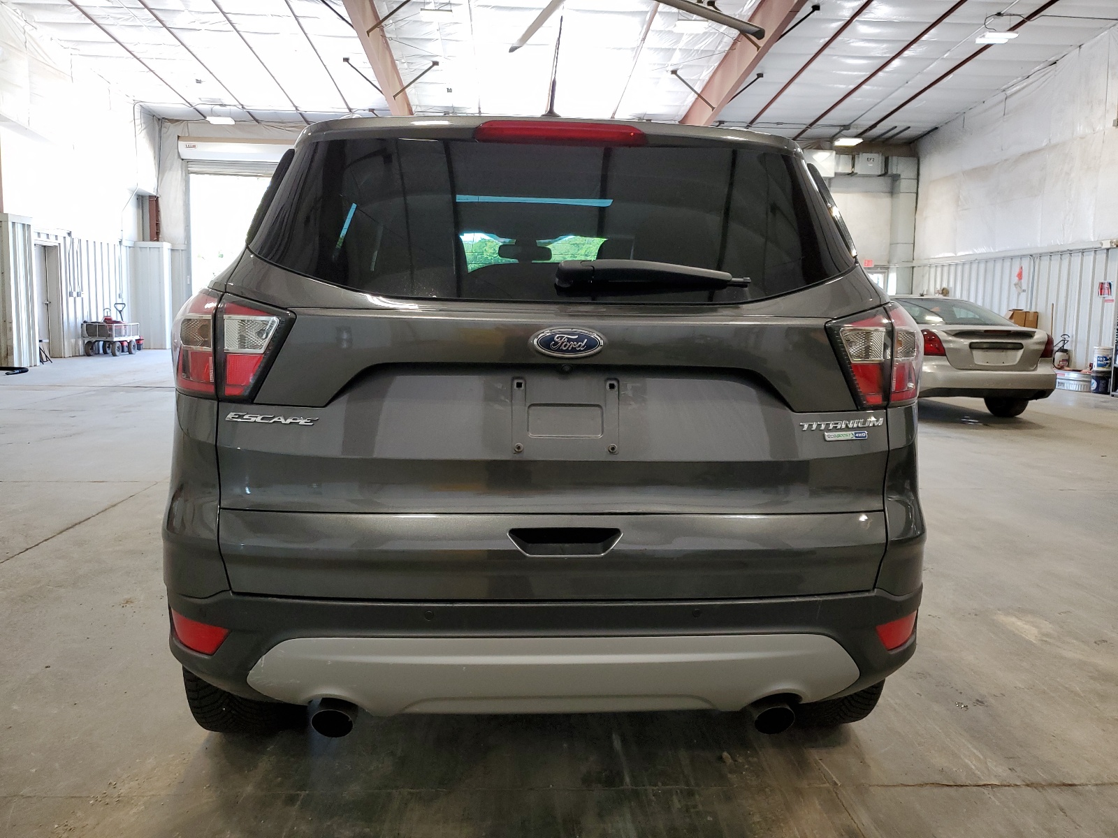 1FMCU9J98HUA99976 2017 Ford Escape Titanium