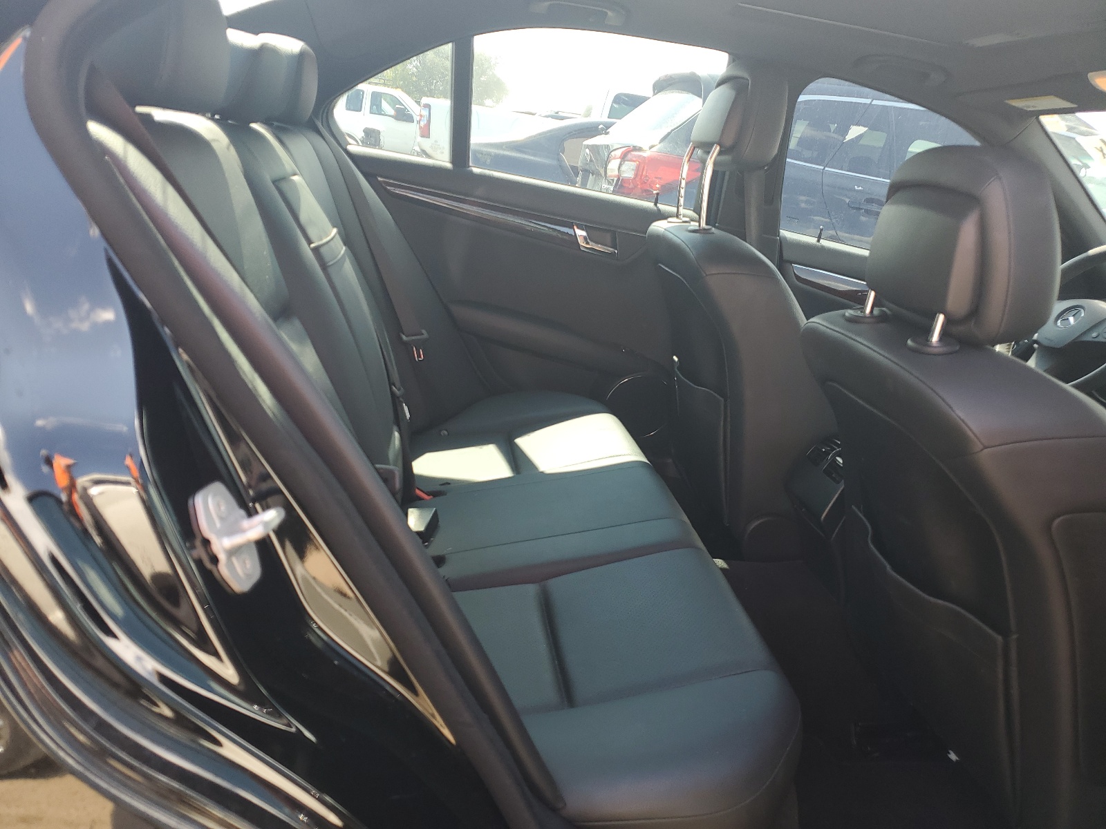 WDDGF5EB6AR109635 2010 Mercedes-Benz C 300