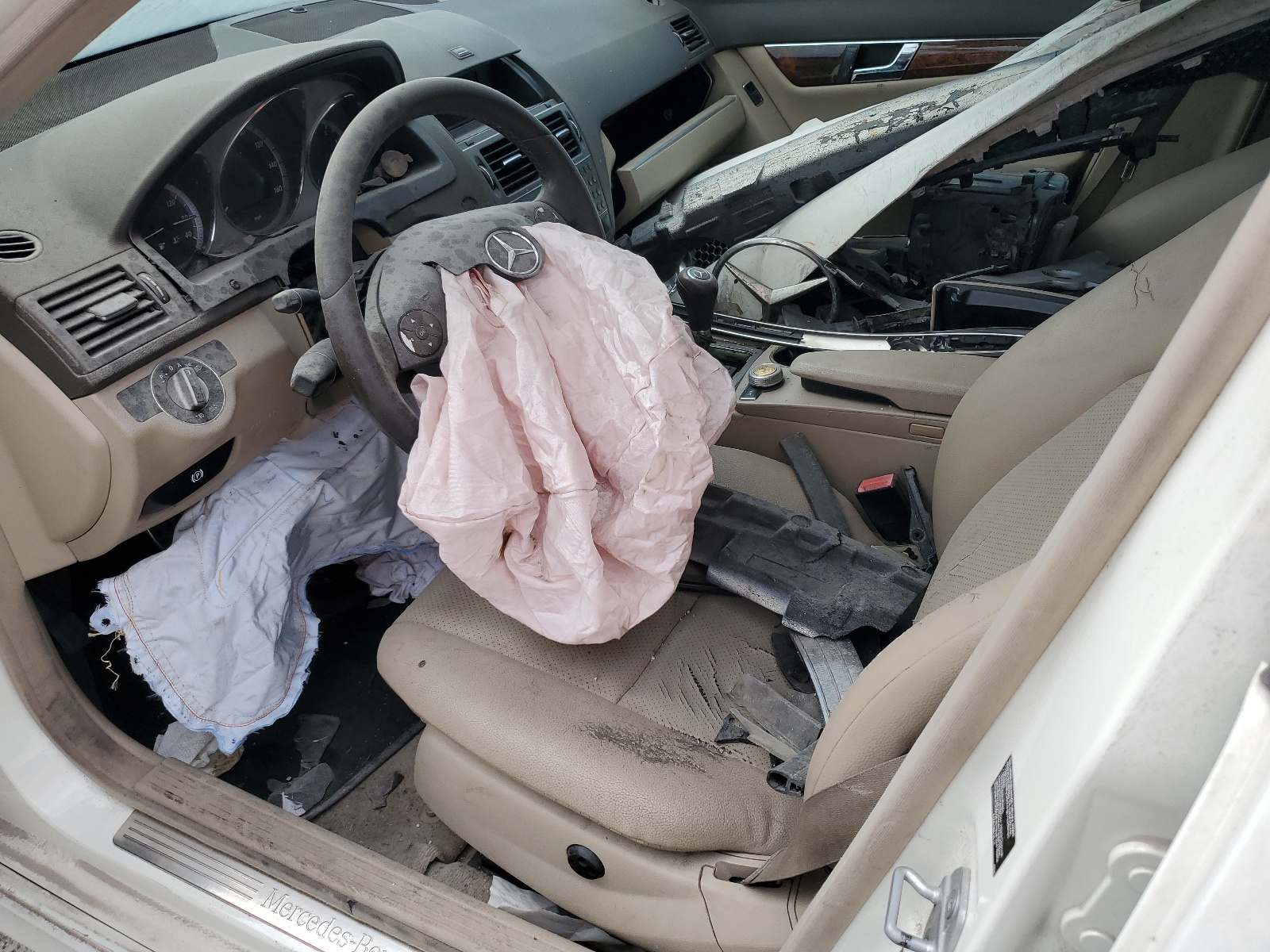 WDDGF5EB2AF370083 2010 Mercedes-Benz C 300