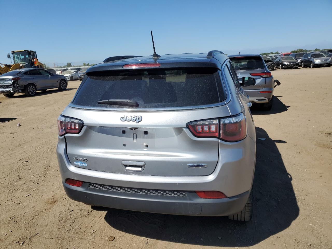 3C4NJDBB6KT600326 2019 Jeep Compass Latitude