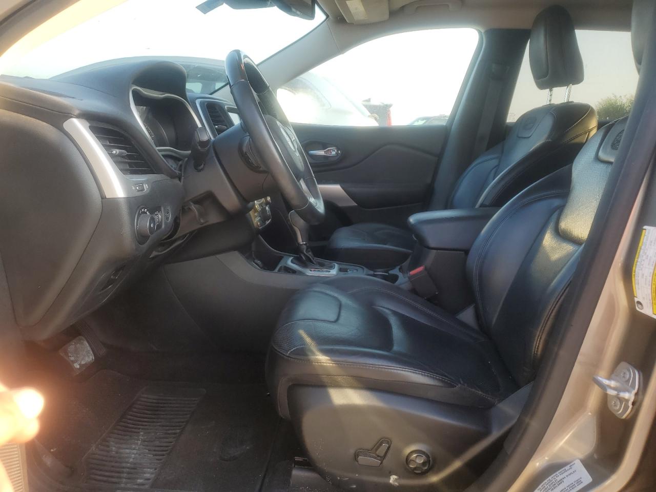 2016 Jeep Cherokee Overland VIN: 1C4PJLJB1GW347647 Lot: 66029484