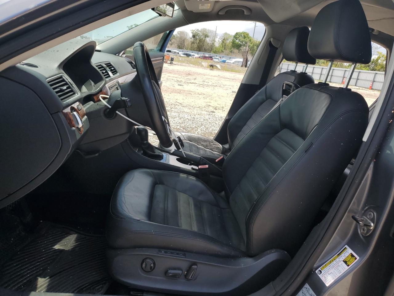 2013 Volkswagen Passat Sel VIN: 1VWCP7A39DC070785 Lot: 67054394