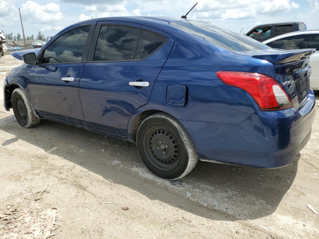 3N1CN7AP8KL840863 2019 Nissan Versa S