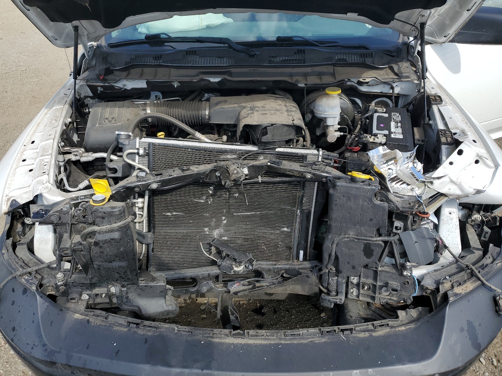 1C6RR7FG5JS190806 2018 Ram 1500 St