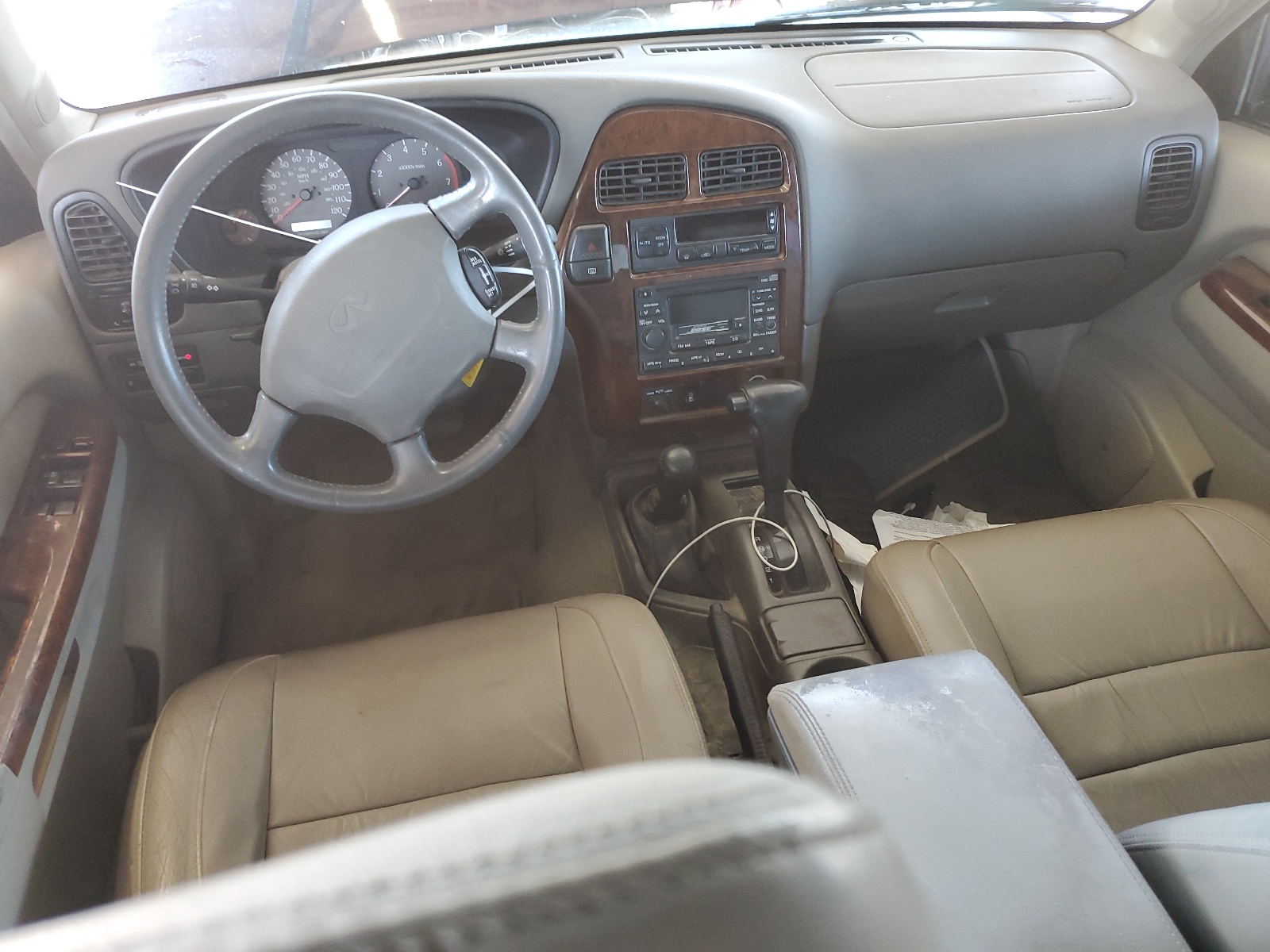 JNRAR05Y1XW042130 1999 Infiniti Qx4