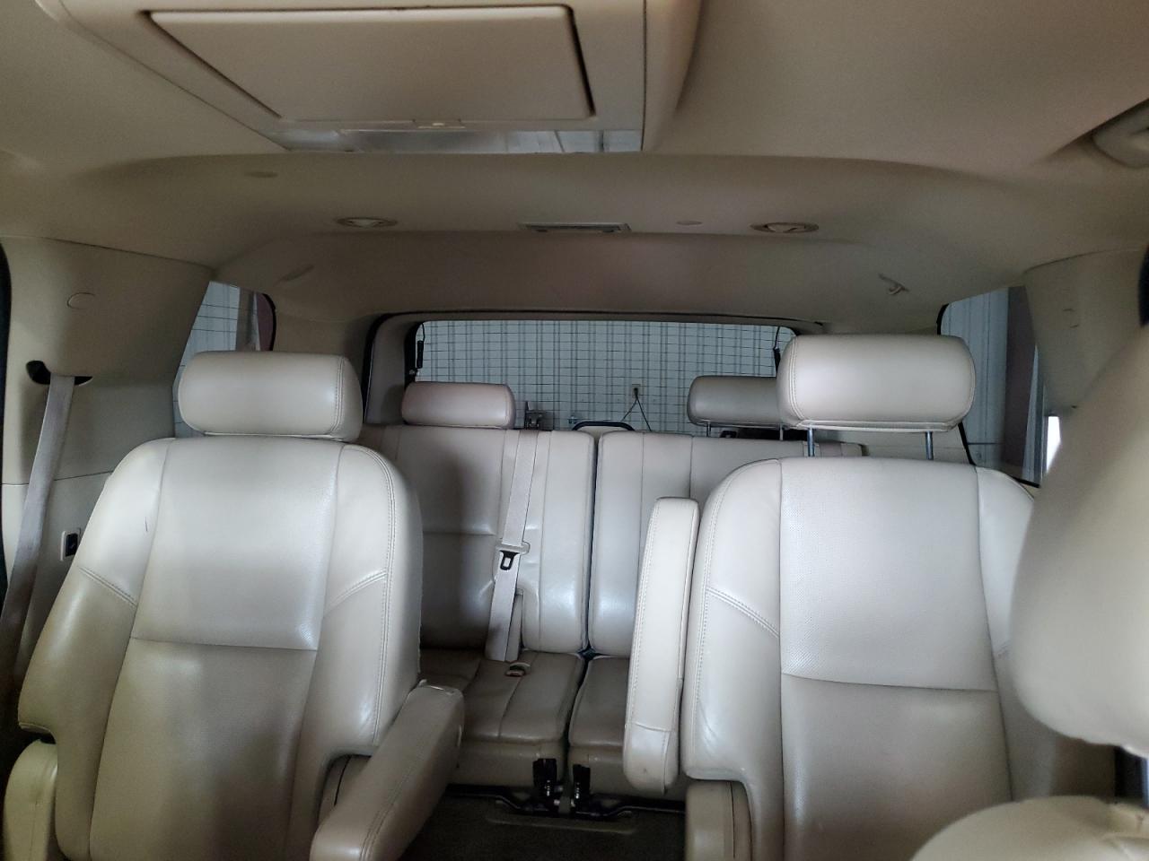 2010 Cadillac Escalade Luxury VIN: 1GYUKBEF2AR283528 Lot: 66168434