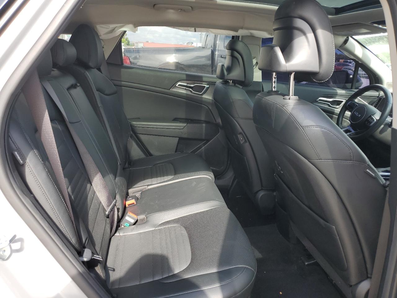 2024 Kia Sportage - Image 12