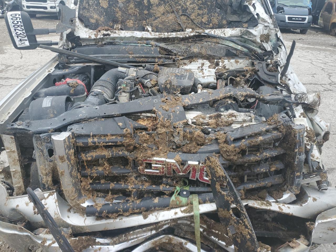 2010 GMC Sierra - Image 12